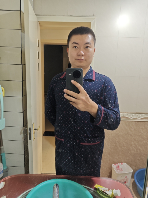 迷迷糊糊的第一张照片--山西交友中心